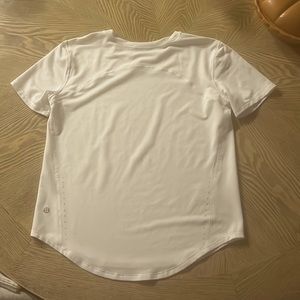 Lulu lemon white T!